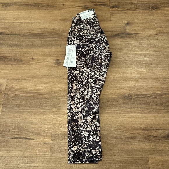 NWT RBX Peached Tech Flex 3/4 Leggings. Size Small. - Picture 3 of 6